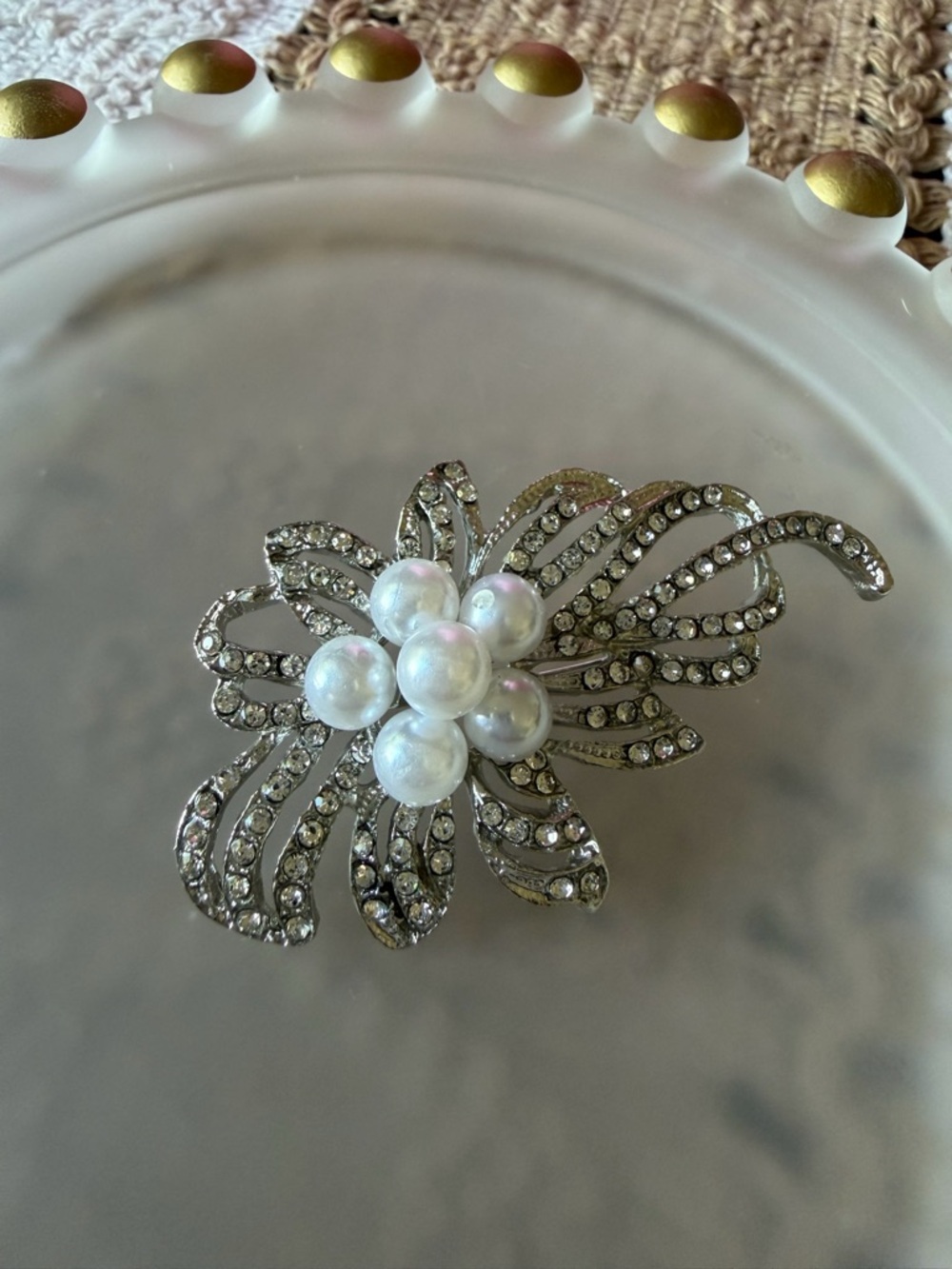 Flower Brooch, with Pearl & Crystal in Silver Tone